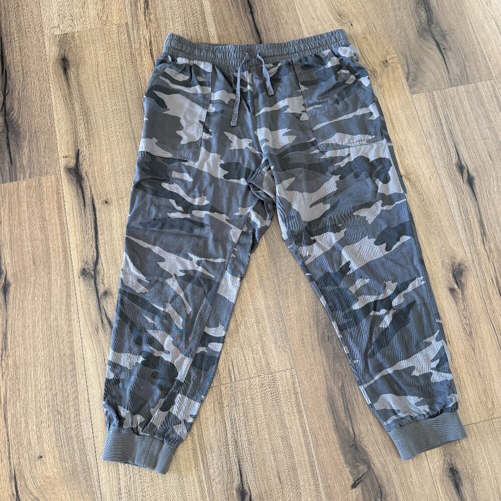 Splendid Camouflage Jogger Pants - L